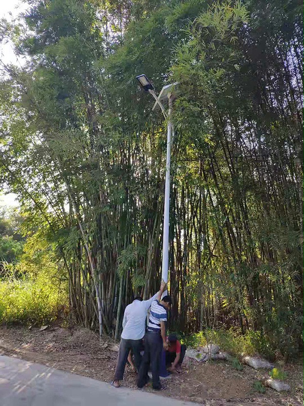 太阳能LED路灯 太阳能路灯价格便宜 j9九游会太阳能路灯厂家
