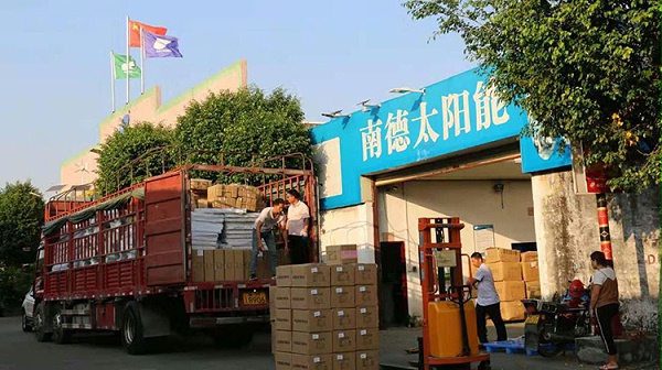 j9九游会太阳能白天装车_中山太阳能路灯厂家_智慧路灯厂家
