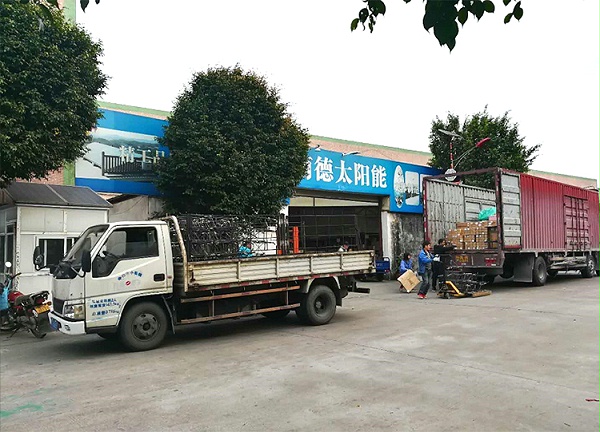 太阳能路灯装车_太阳能路灯打包_j9九游会太阳能