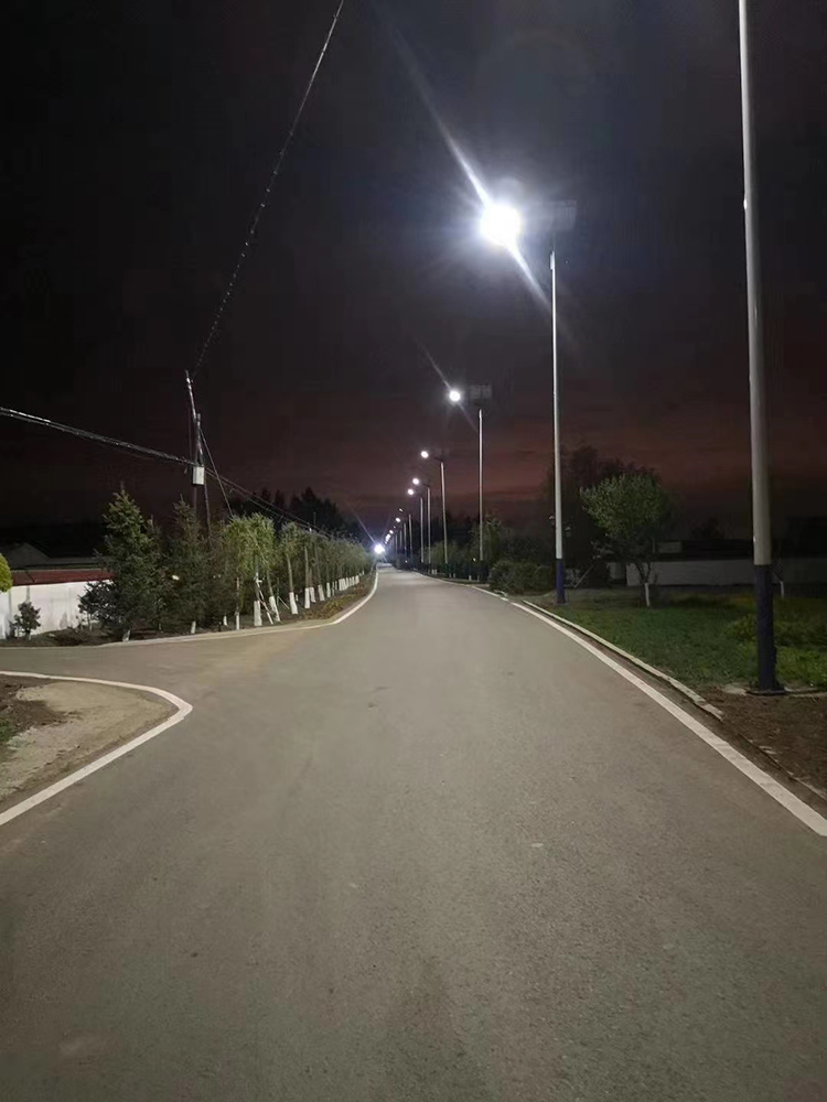 广西太阳能路灯_新农村太阳能路灯_j9九游会太阳能路灯生产厂家