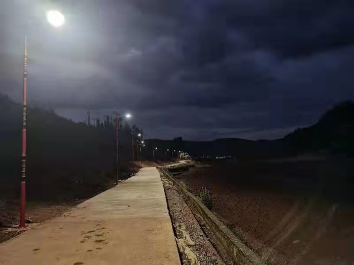 太阳能路灯_云南太阳能路灯_j9九游会太阳能路灯